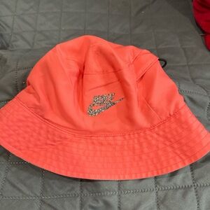 Nike small size Coral Bucket Hat with Glitter Swoosh Logo